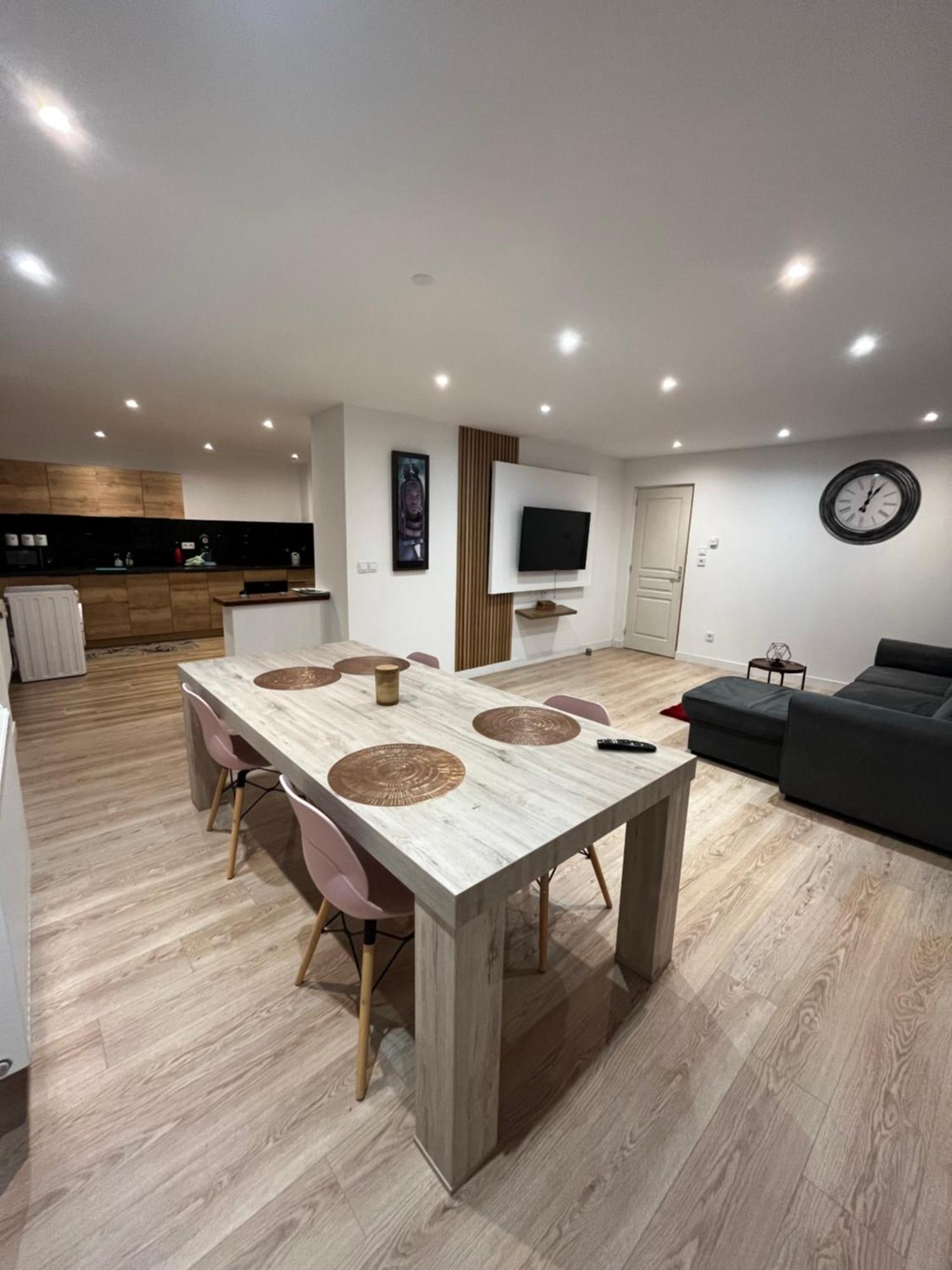 Grande Chambre Dans Loft A Deux Pas De La Plage ダンケルク エクステリア 写真